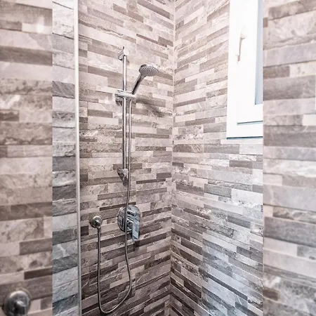 Апартаменты Exclusive Led House Garibaldi Fs *